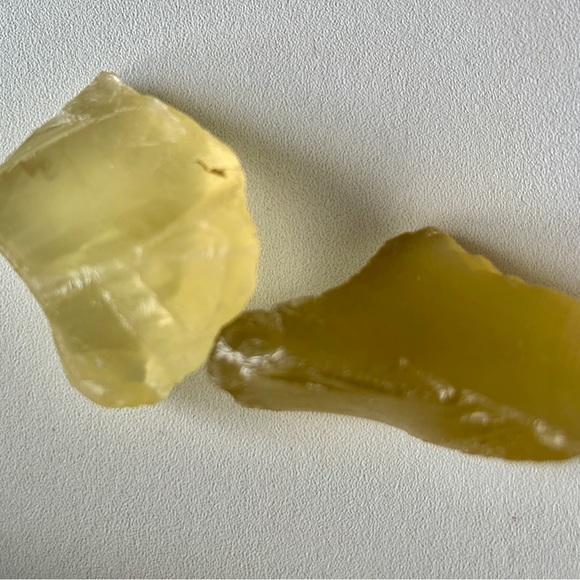 Raw Citrine - Picture 3 of 4